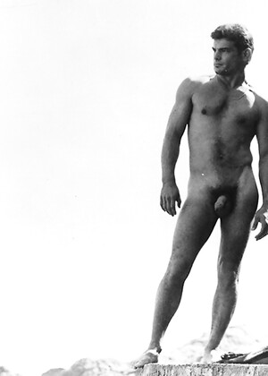Hot hunk posing naked