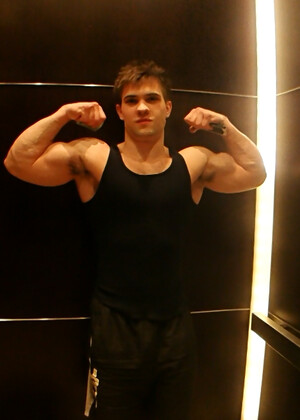 19 yo Zach Rode jock shows his perfect muscled body