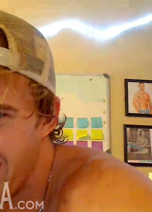 Stunning Muscle Blond Jock