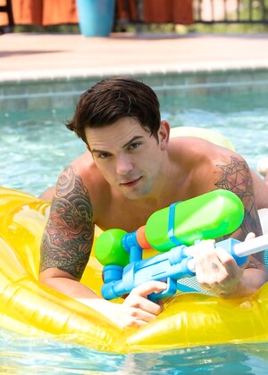 Gay boys Carter Woods & Dakota Payne lose their water guns & fuck poolside