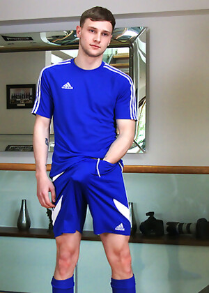 Straight Young Footballer Danny Davis Wanks his Big Uncut Cock & Shoots a Massive Load of Jizz!