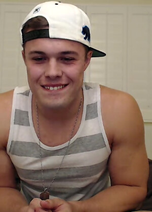 18 Yr Old Stud's 1st CamShow