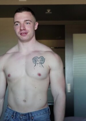 Bodybuilder Joey Russo Jerks His Cock And CUMS