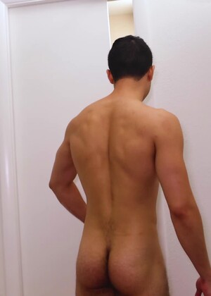 Elver Gudo's Big Dick Doesn't Quit!