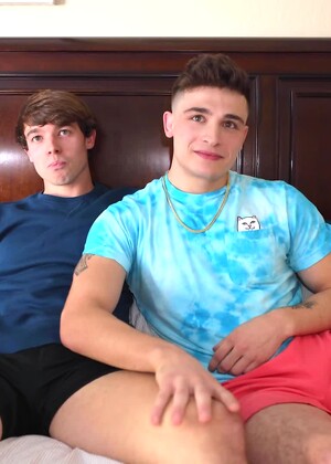 The Handsome Gentleman's club - Chase Arcangel's GayHoopla debut and Jeremy Barker's 1st time Bottoming!