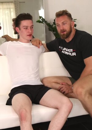 Big Bryce Beckett Meets Flexible Teen Kingsley Kross