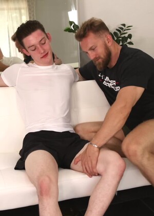 Big Bryce Beckett Meets Flexible Teen Kingsley Kross
