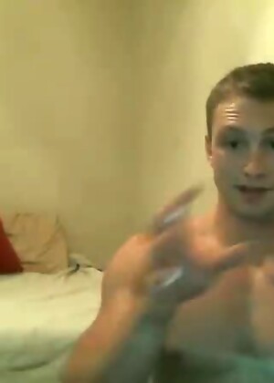 Muscle Jock Brad Bisons First-Time LIVE Webcam Cum Show