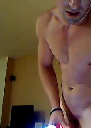 Young Lad Knuckle Shuffles Live Webcam Show