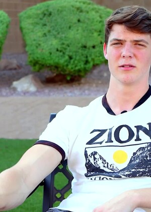 Car Junkie Austin Martin Breaks The Ice