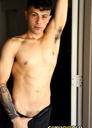 Curved-Dick Cutie Franco Styles Covers Himself In Cum