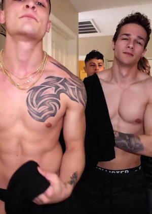 Delivery Guy Mason Skyy Gets Caught Peeping On Thomas Rosewood