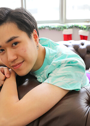 Getting horny boy Andrew Tran off