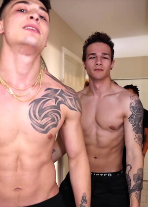 A Dreamy Combo - Country Music Star Justin Taylor Preps For A Drilling From Sage Hardwell