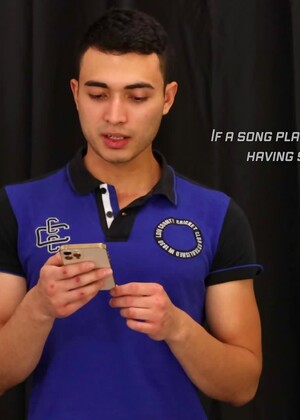 Elver Gudo Sings For The Camera!
