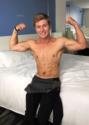 NEW Blonde Beach Boy Brandon Parker Cums