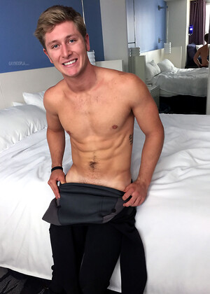 NEW Blonde Beach Boy Brandon Parker Cums