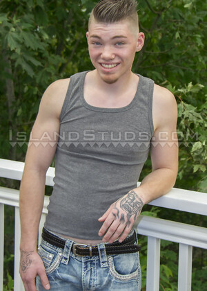 Uncut Xmas Twink Lucky: Proud Bisexual Santa, Opens Gaping Hole x5, Pees and x3 Blasts of Jizz in Chilly Winter!