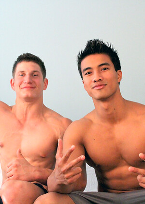 1st GAY experience! Shredded Jarod Spear FUCKS Virgin HOLE Ken Ott