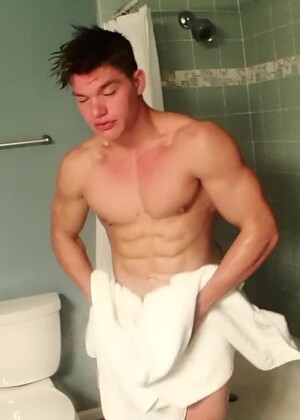Bodybuilder Paul Tiller FLEXES, CUMS, and Showers (Part 3)