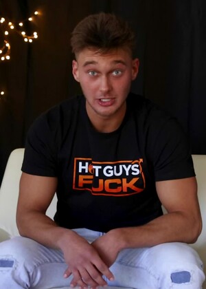 Exclusive Heart Throb Brent Savage Gets Personal!