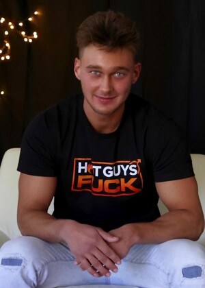 Exclusive Heart Throb Brent Savage Gets Personal!