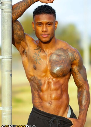 Juicy New Stud Calvin Beckham Shows Off His Favorite Muscle!