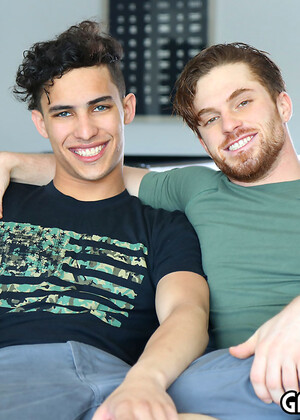 VIRGINITY GONE! Dustin Hazel BOTTOMS for Marc Wallace