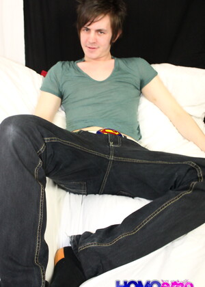 Northern Emo boy Zackary Starr shows of his monster cock in another mind blowing solo!