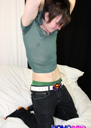 Northern Emo boy Zackary Starr shows of his monster cock in another mind blowing solo!