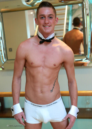 Cheeky Young Personal Trainer Leigh Knows How to Show off his Body & Work his Hole!