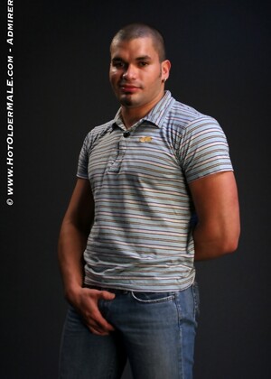 Latin muscle hunk Danny Lopez