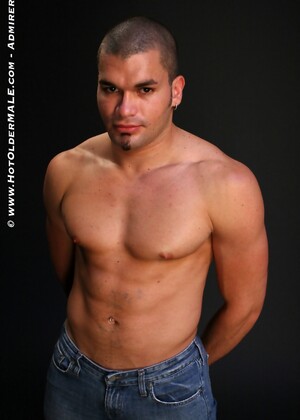 Latin muscle hunk Danny Lopez