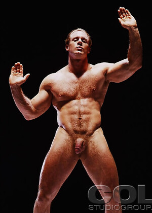 Muscled hunk Tod Parker