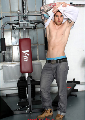 This gym hunk loves to get oilled up and masturbate