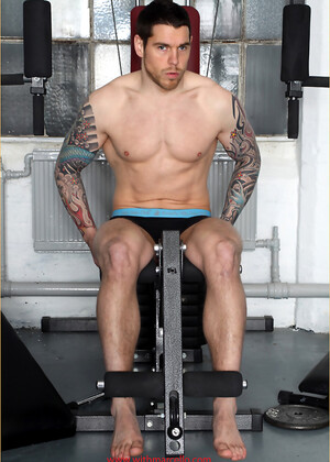 This gym hunk loves to get oilled up and masturbate