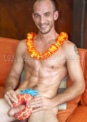Big Dick Daddy Eli - Tall Ripped Friendly Guardsman: Pees x2, Opens ManHole & Releases an Explosive Load in Hawaii!