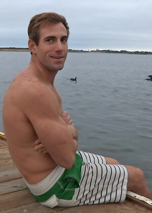 Muscular boy Willis plays with his cock