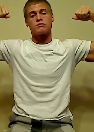 Swole Ass White Dude Beats That Meat