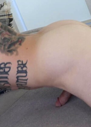 Tattooed Dude Cums too fast...