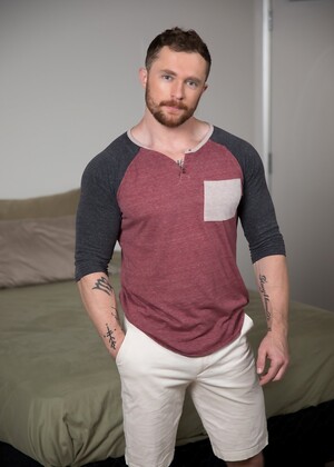Skinny gay Michael Del Ray enjoys ahrdcore anal sex with muscular Markie More