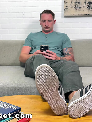 Spy on Aaron Boss While He Nuts