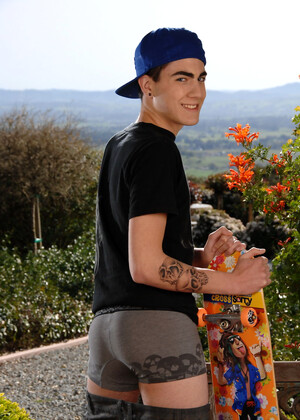 Sweet twink skater boy with sexy blue eyes Rad Mathews shows his dick and ass