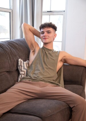 Gay hunks Ryder Owens & Aaron Elias suck each other's dick and have anal sex