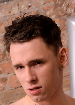 Daddy Craig Fucks Young Hole