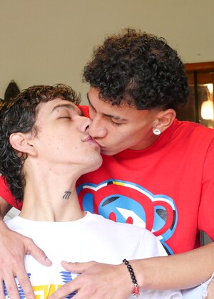 Hot latino twinks Arty Alan and Julian Isaza fucking