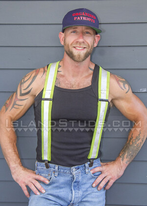 After a Long Hiatus, Hairy Bottom Bearded Big Bodybuilder Baker is Back! Rides a 12" Beaded Dildo and Cums!