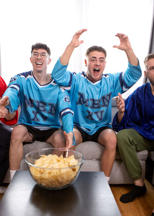 STRAIGHT HOCKEY BROS