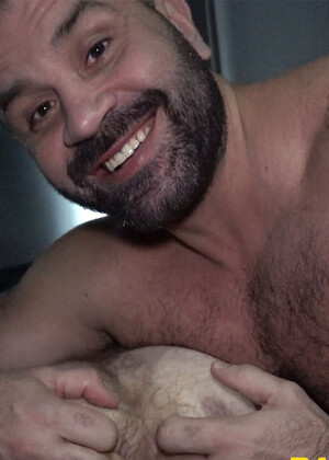 INCREDIBLY FIT NASTY MUSCLEBEAR DUNGEON FUCK