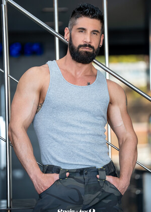 Spain in the Ass 2: MrDeepVoice's First Double-Penetration Gangbang